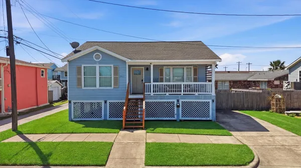 $2,100 | 2311 56th Street, Galveston, TX 77551