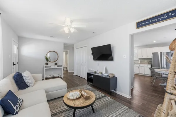 $2,100 | 2311 56th Street, Galveston, TX 77551