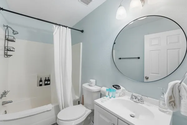 $2,100 | 2311 56th Street, Galveston, TX 77551