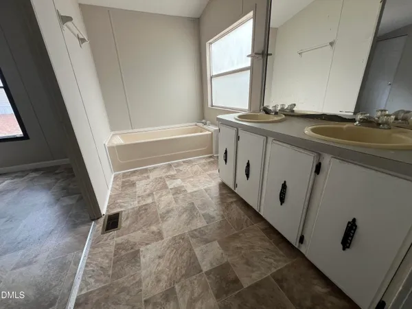 $1,100 | 74 White Pine, Louisburg, NC 27549