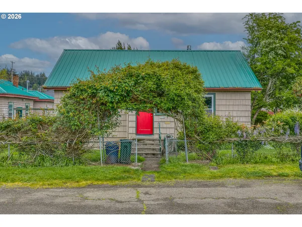 $239,000 | 1170 North Baxter Street, Coquille, OR 97423