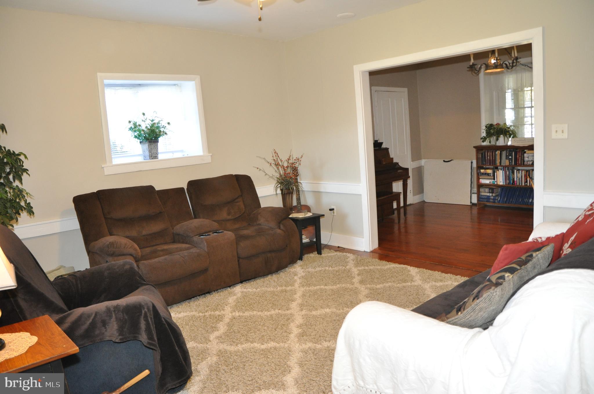 889 Maple Grove Road Mohnton, PA 19540 - Photo 24 of 35 Living room
