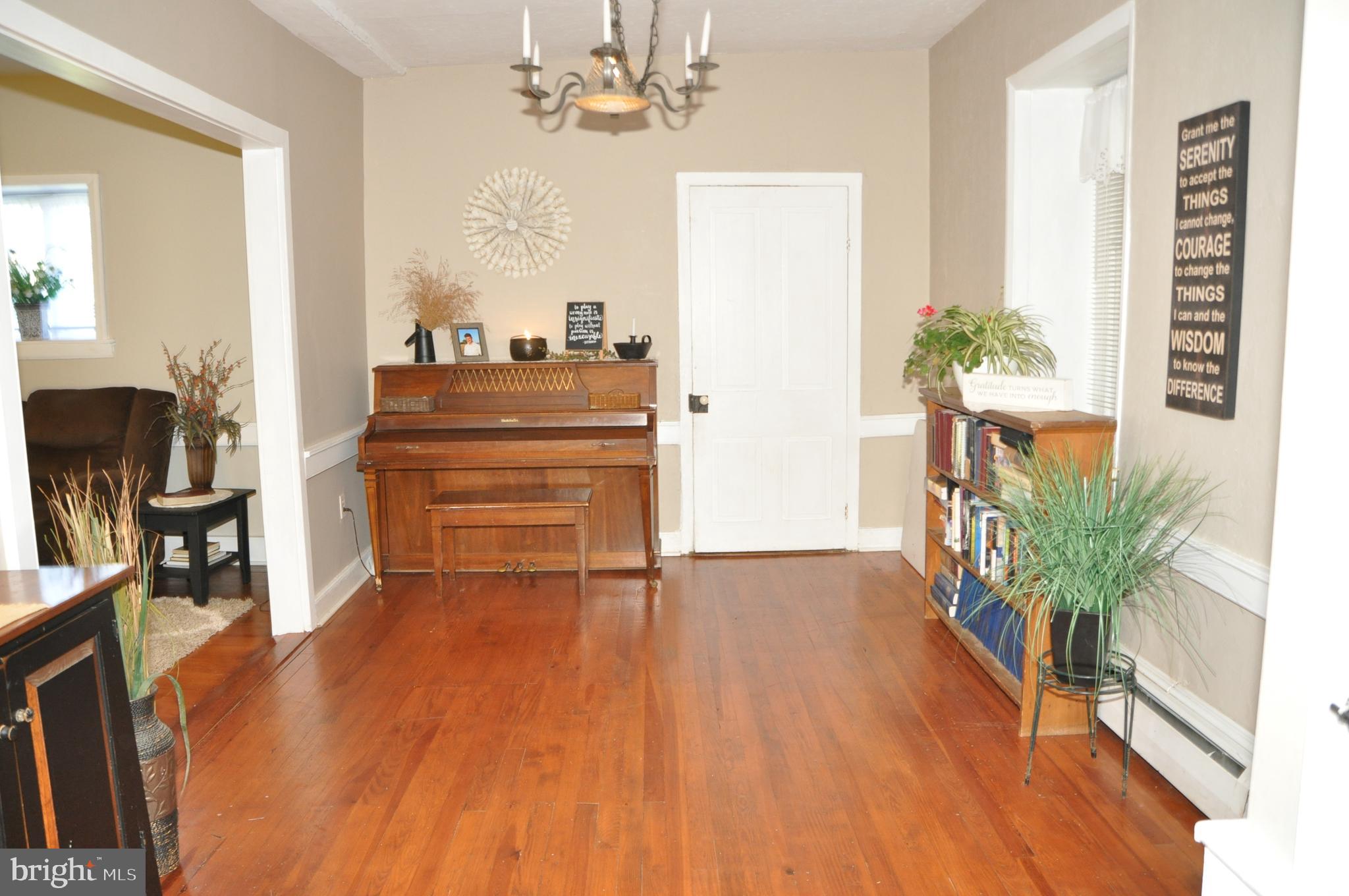 889 Maple Grove Road Mohnton, PA 19540 - Photo 25 of 35 Off Living room
