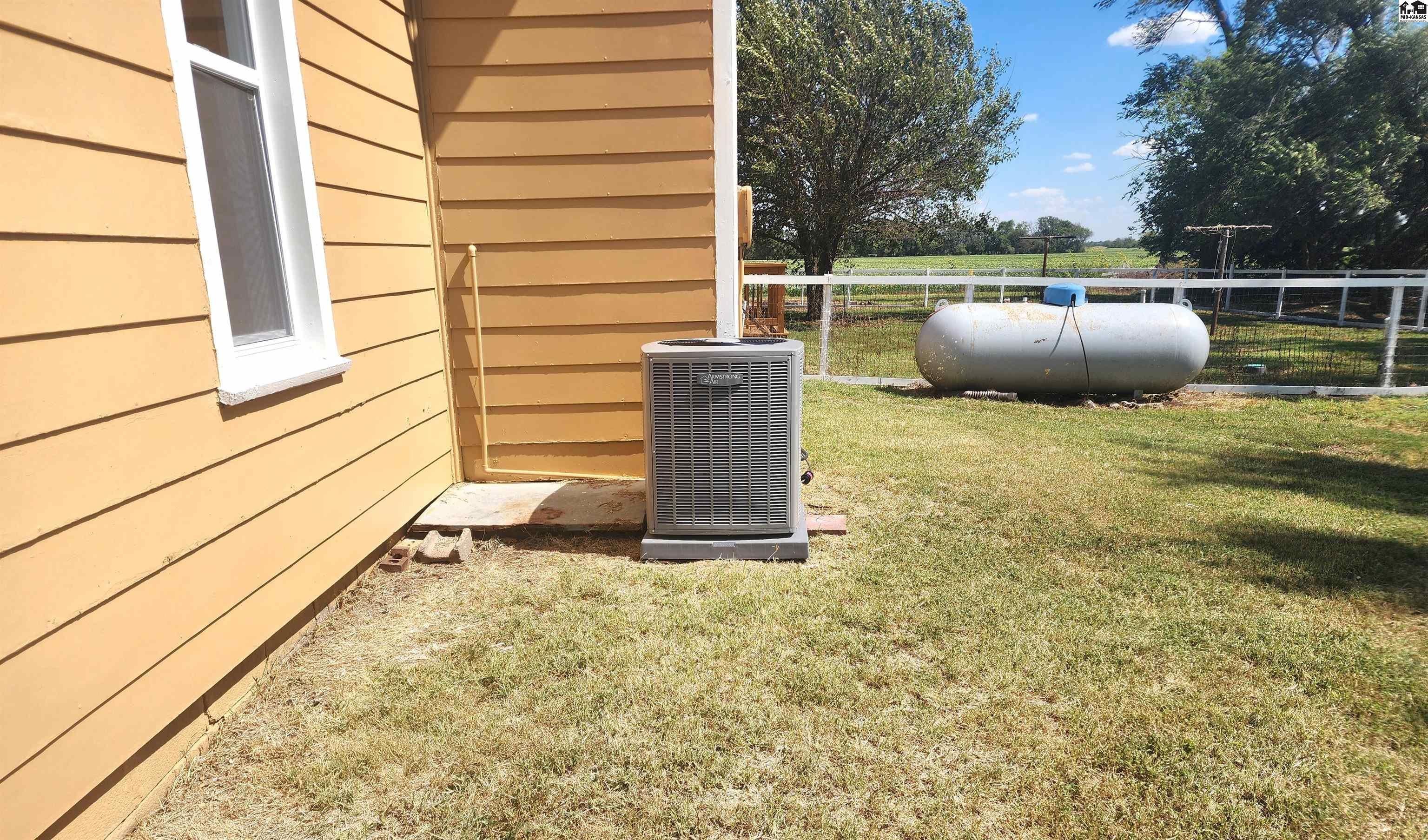 1703 Pawnee Road McPherson, KS 67460 - Photo 5 of 28 Gallery Image 5
