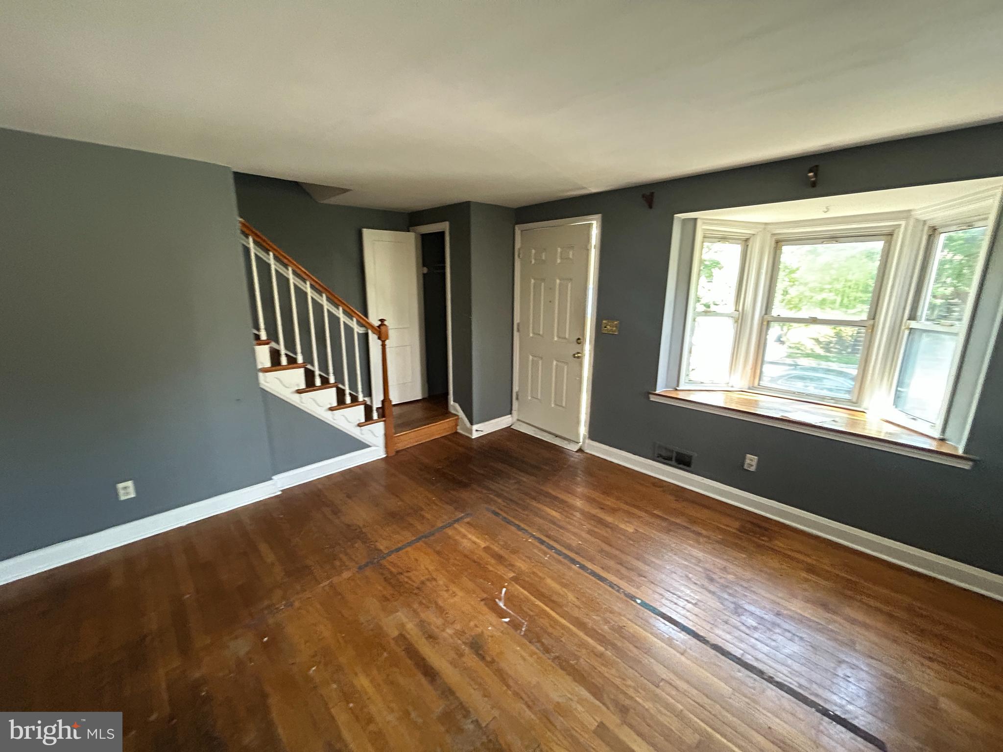 1610 Aberdeen Road Towson, MD 21286 - Photo 6 of 19 Living room