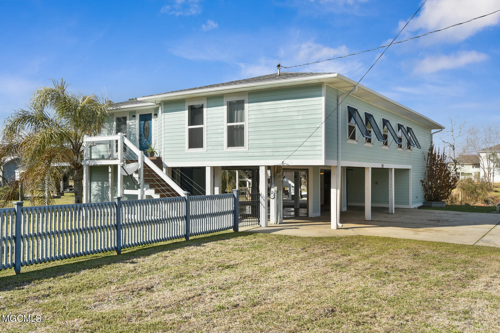 501 Chapman Road Bay St. Louis, MS 39520 - Photo 2 of 15 015_1600x1067_mls_1600x1067