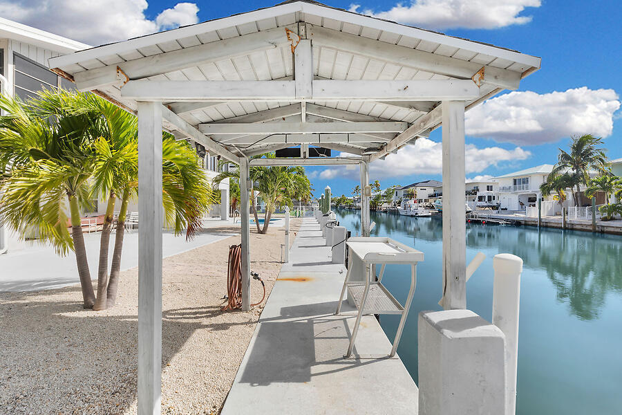 303 Sombrero Beach Road Marathon, FL 33050 - Photo 75 of 84 Covered fish cleaning station