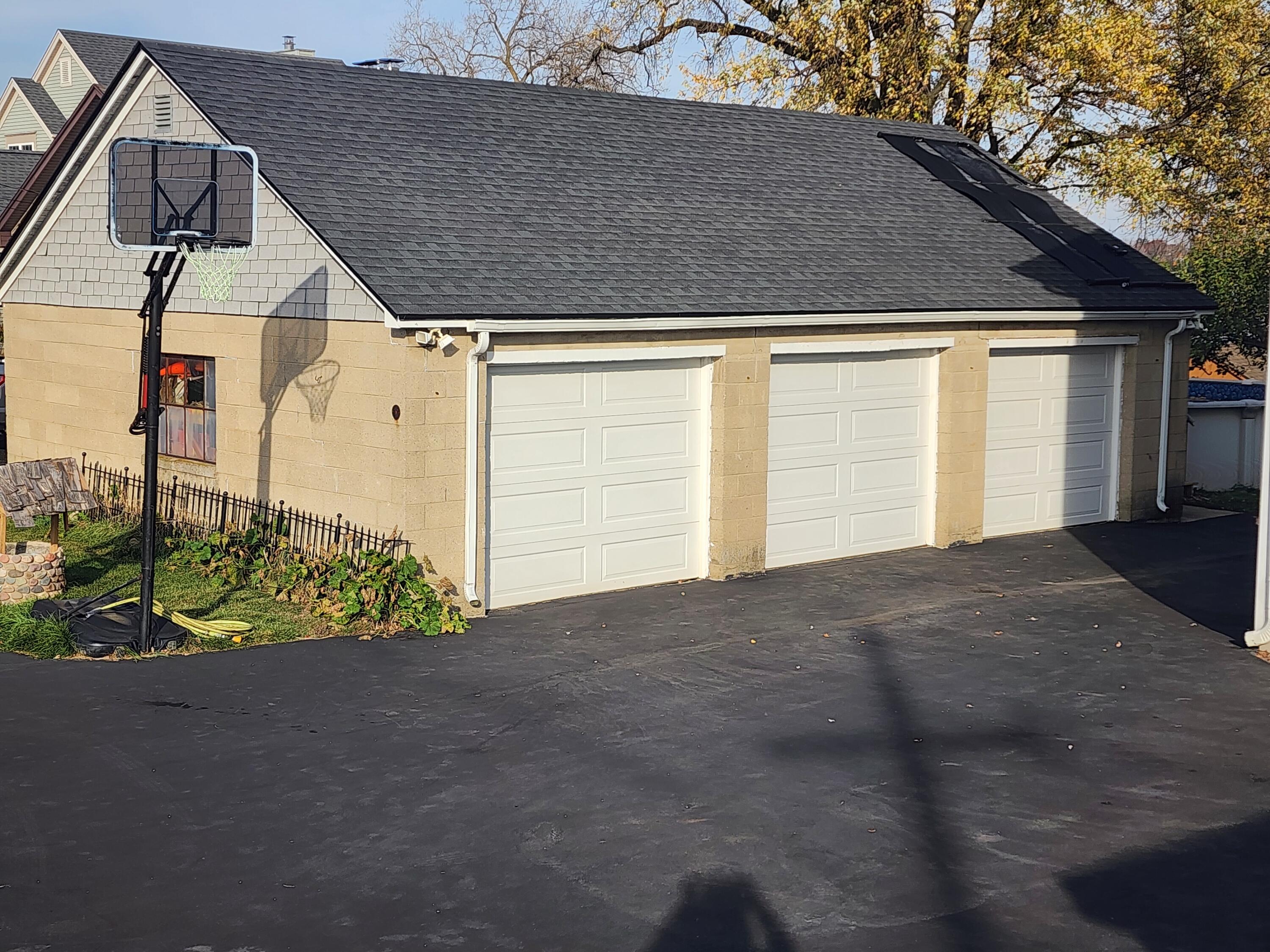 7715 West Wind Lake Road Norway, WI 53185 - Photo 36 of 63 garage 3 car