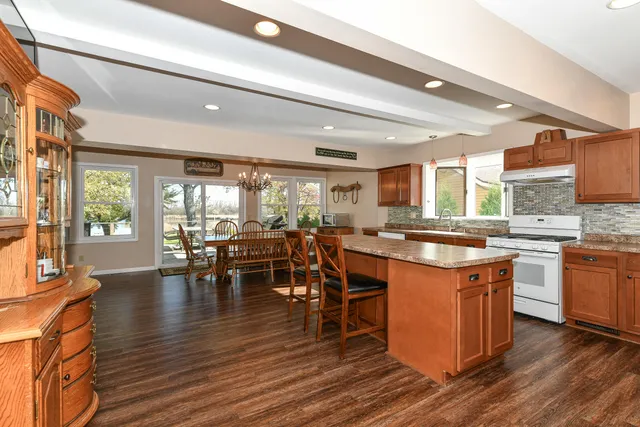 $899,999 | 7715 West Wind Lake Road, Norway, WI 53185