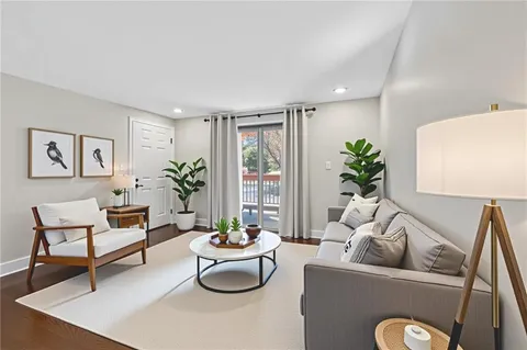 $185,000 | 4533 Holly Street, Unit 103, Kansas City, MO 64111