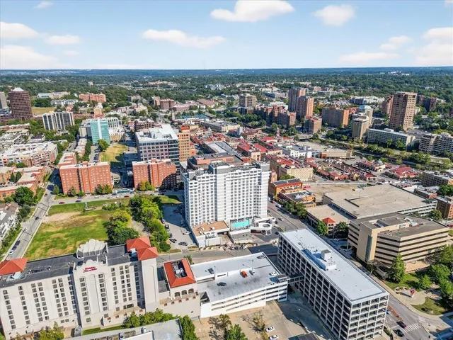 $185,000 | 4533 Holly Street, Unit 103, Kansas City, MO 64111