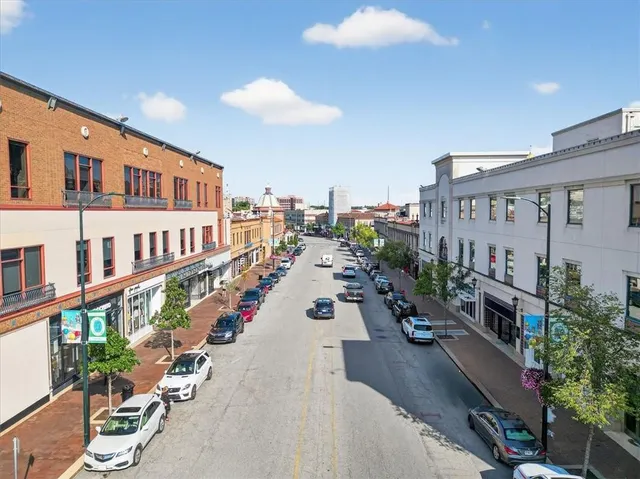 $185,000 | 4533 Holly Street, Unit 103, Kansas City, MO 64111