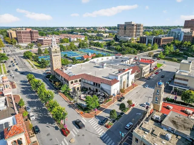 $185,000 | 4533 Holly Street, Unit 103, Kansas City, MO 64111