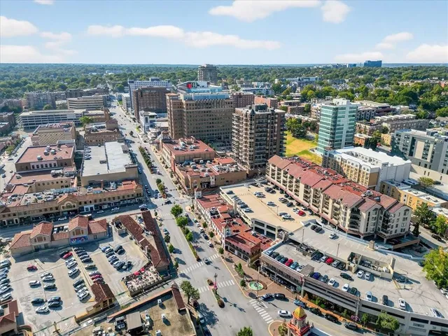 $185,000 | 4533 Holly Street, Unit 103, Kansas City, MO 64111