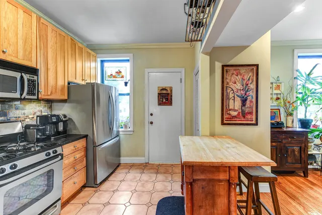 $619,000 | 312 Monastery Place, Unit 2R, Union City, NJ 07087