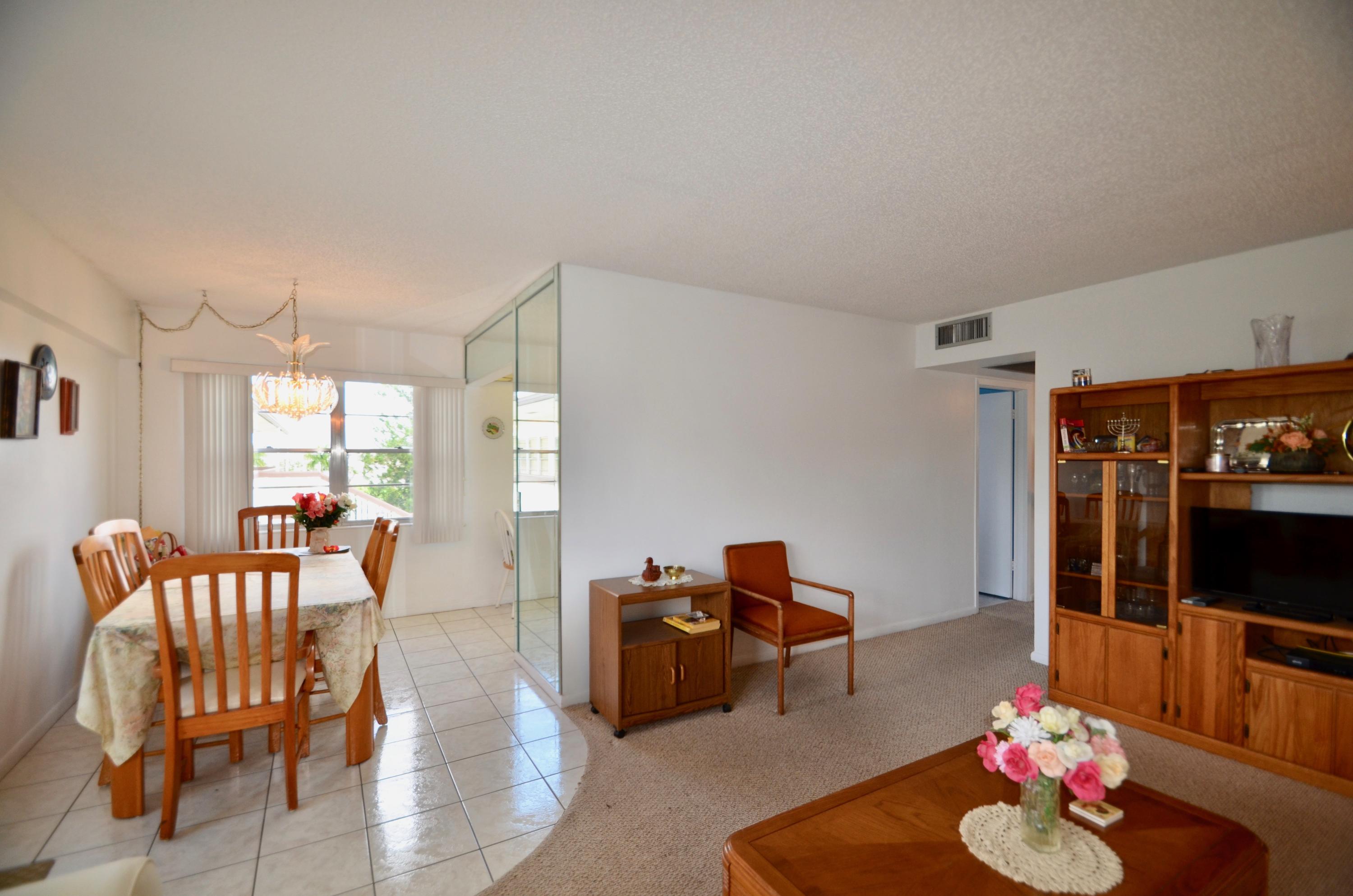 122 Suffolk C Boca Raton, FL 33434 - Photo 21 of 26 DSC_0035