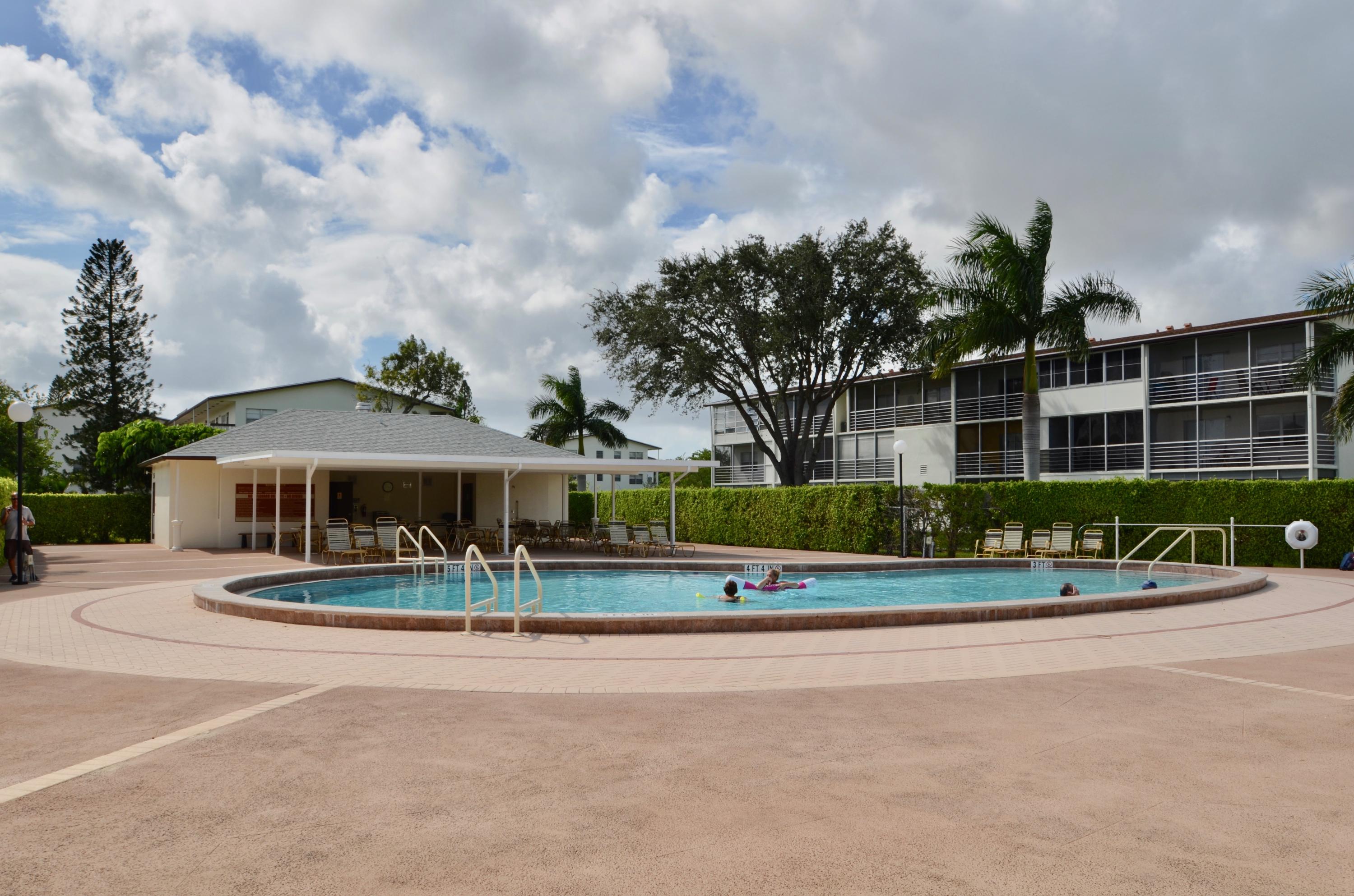122 Suffolk C Boca Raton, FL 33434 - Photo 24 of 26 DSC_0038