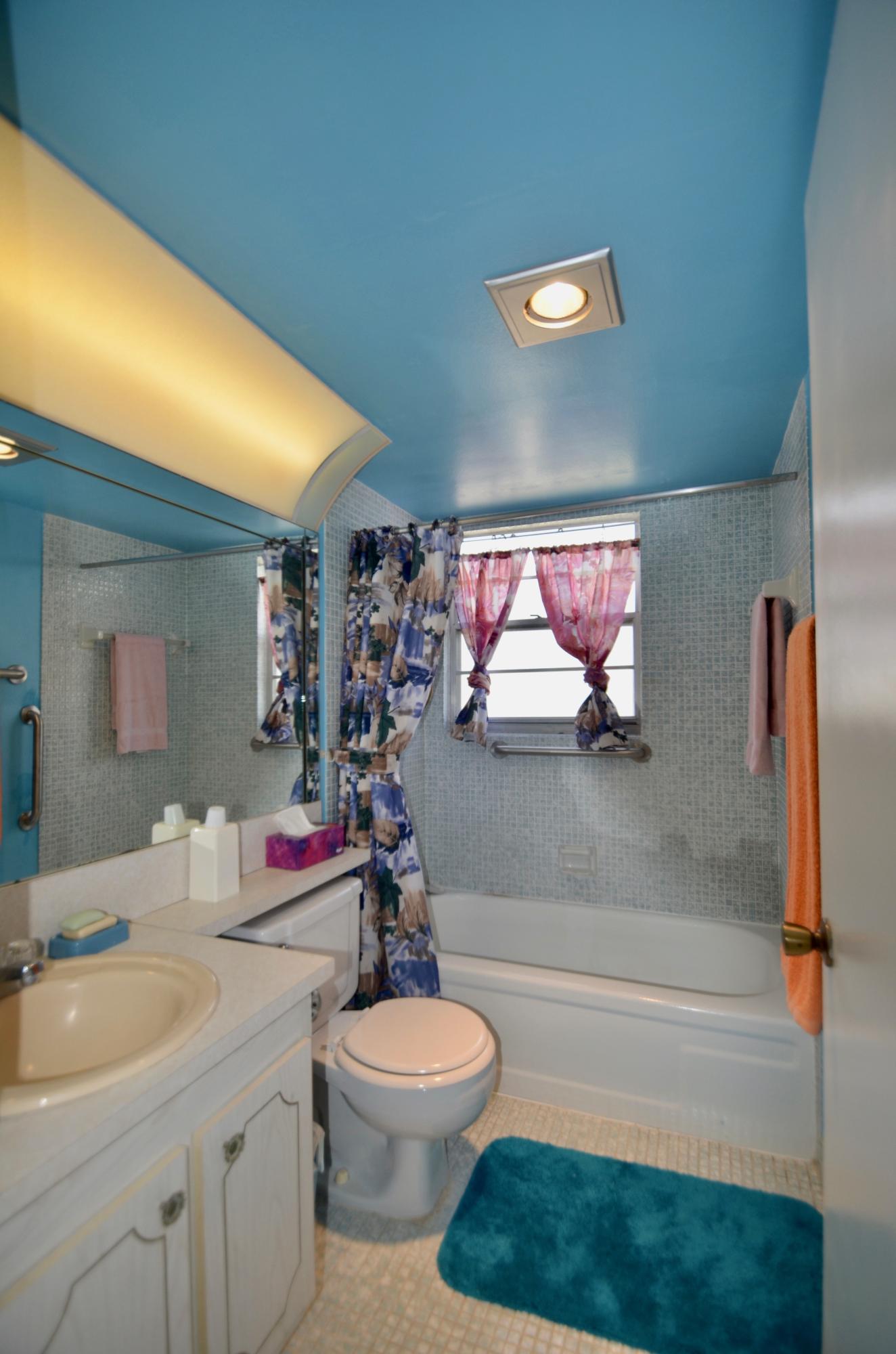 122 Suffolk C Boca Raton, FL 33434 - Photo 9 of 26 DSC_0013 5