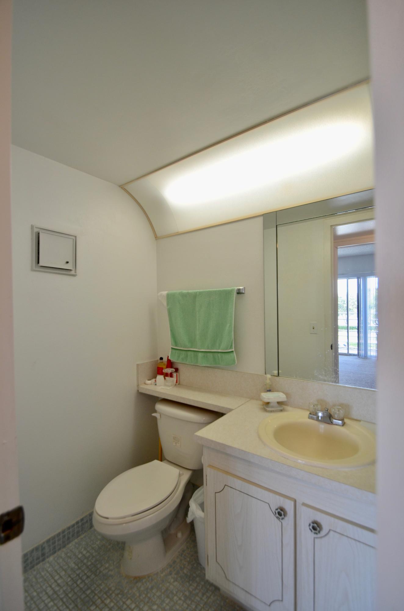 122 Suffolk C Boca Raton, FL 33434 - Photo 10 of 26 DSC_0016 5