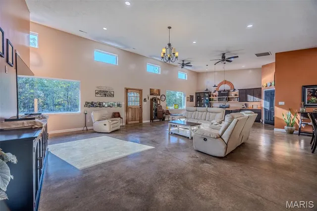 $399,000 | 3 Pecan Trail, Tunas, MO 65764