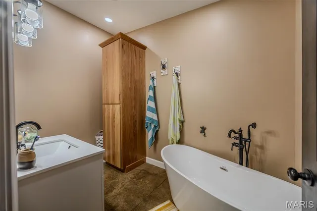 $399,000 | 3 Pecan Trail, Tunas, MO 65764