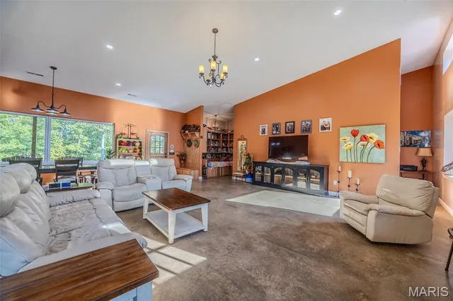 $399,000 | 3 Pecan Trail, Tunas, MO 65764