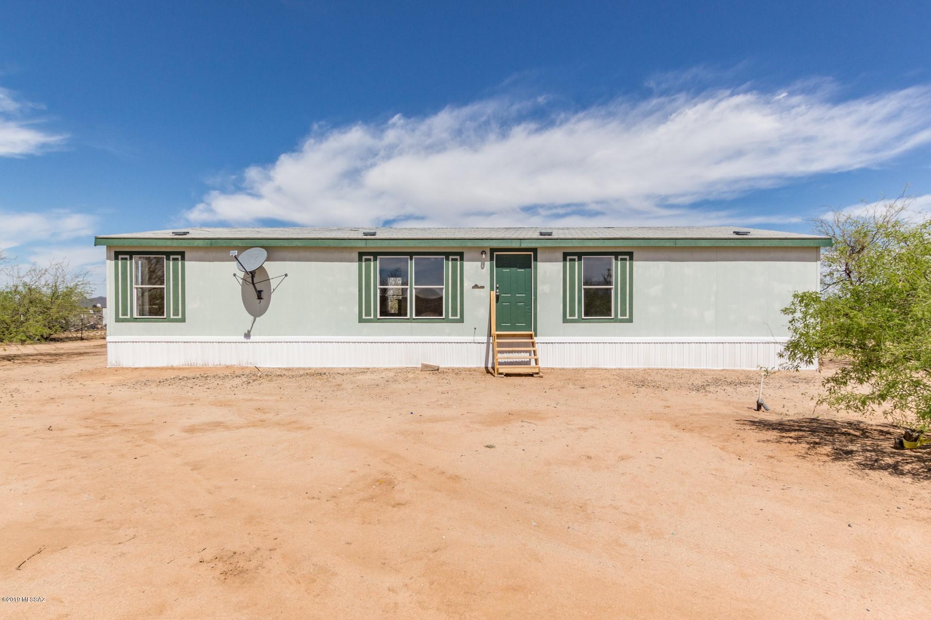 8910 South Comanche Road Tucson, AZ 85735 - Photo 1 of 20 Gallery Image 1