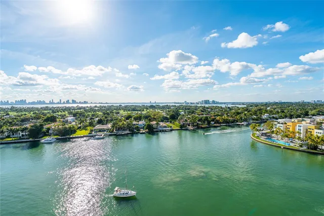 $3,500 | 5880 Collins Avenue, Unit PH3, Miami Beach, FL 33140