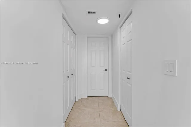 $3,500 | 5880 Collins Avenue, Unit PH3, Miami Beach, FL 33140