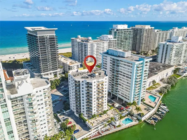 $3,500 | 5880 Collins Avenue, Unit PH3, Miami Beach, FL 33140
