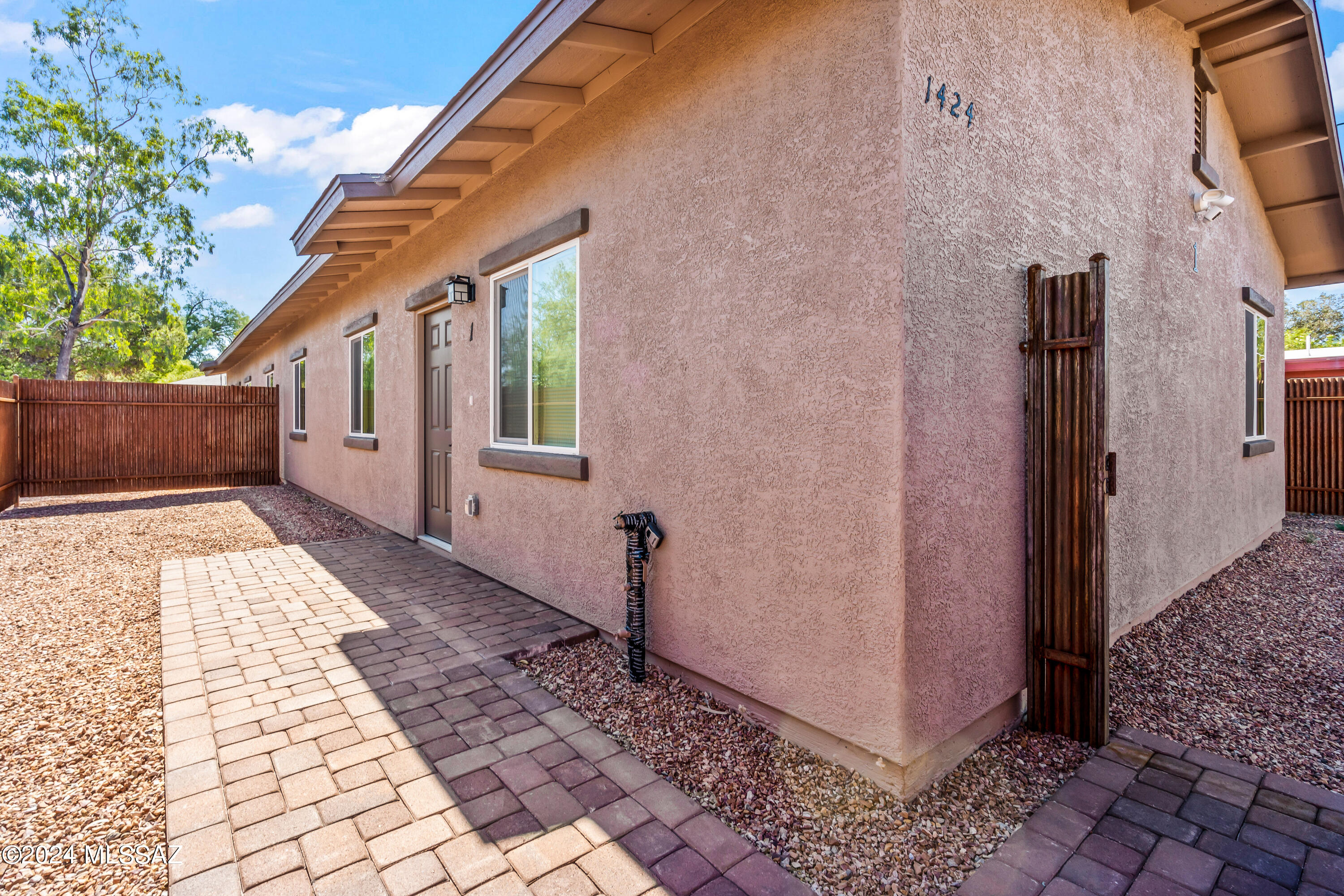 1424 North Richey Boulevard, Unit 1 Tucson, AZ 85716 - Photo 2 of 27