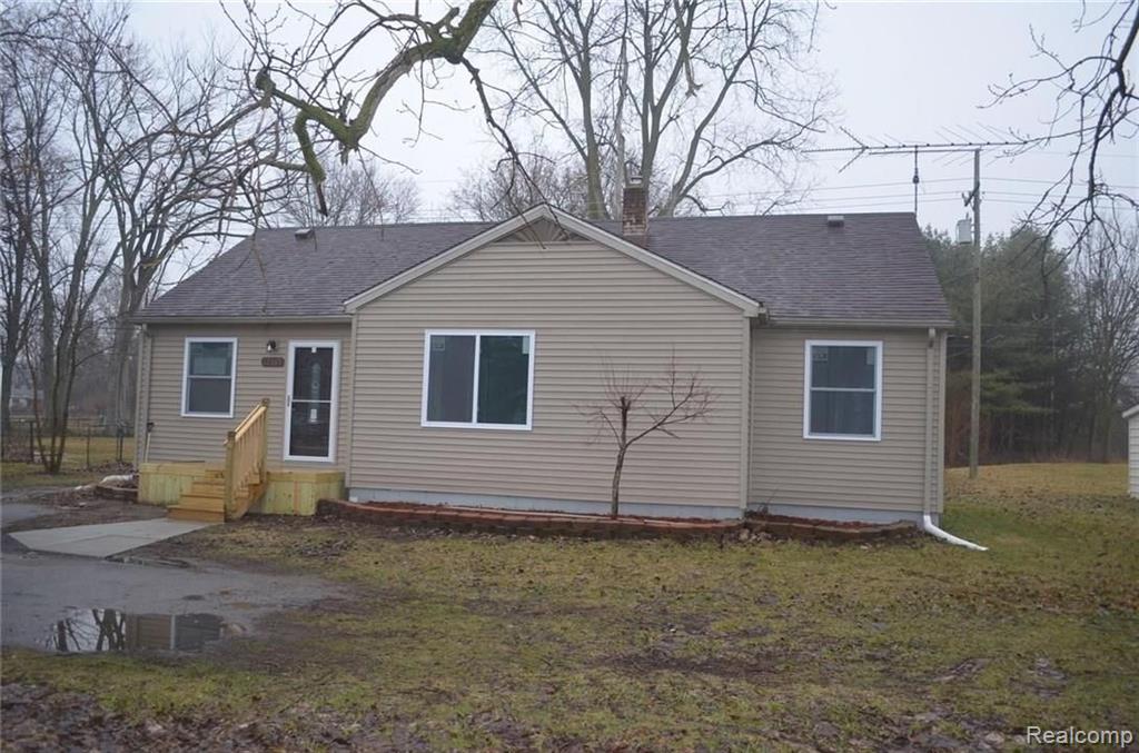 17565 Sumpter Road Belleville, MI 48111 - Photo 1 of 25