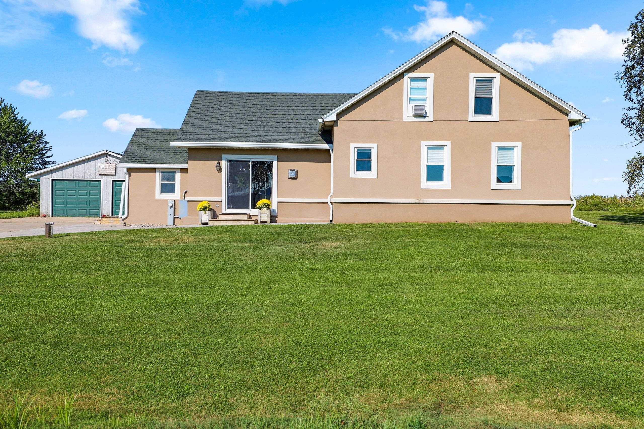 1372 Phillips Road Green Bay, WI 54311 - Photo 3 of 53 Gallery Image 3