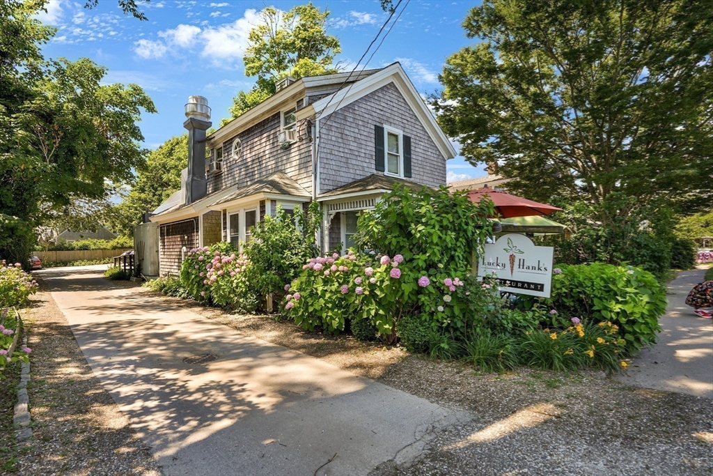 218 Upper Main Street Edgartown, MA 02539 - Photo 13 of 20