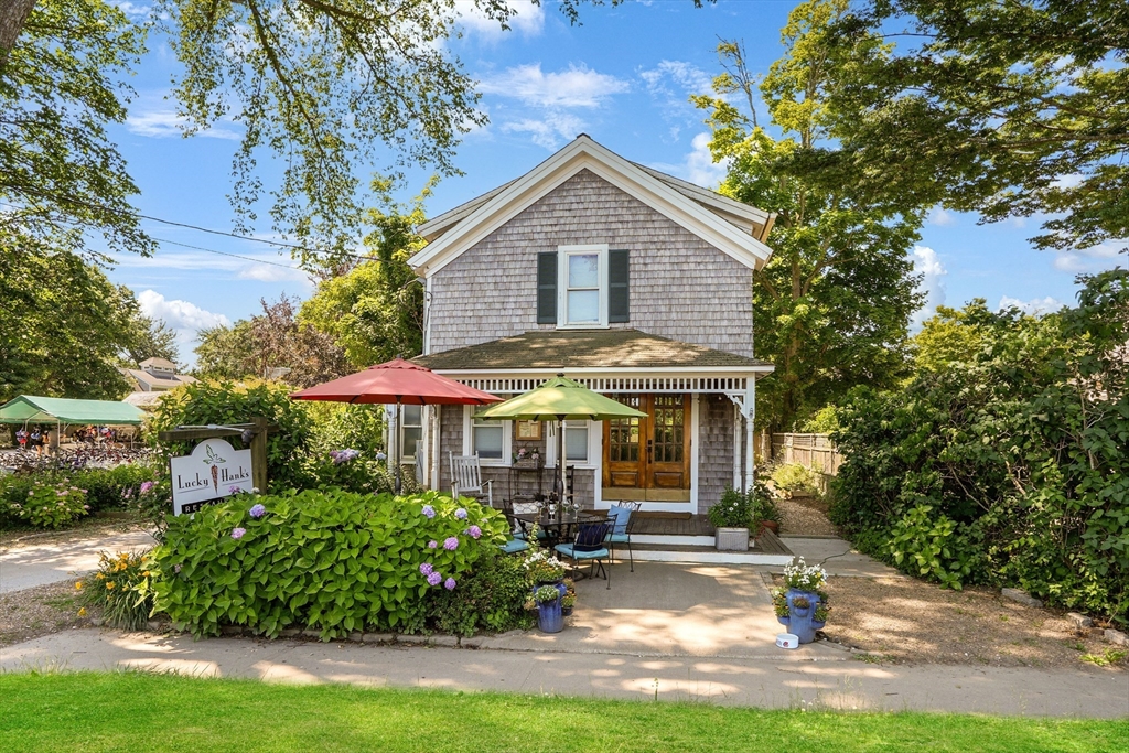 218 Upper Main Street Edgartown, MA 02539 - Photo 3 of 20