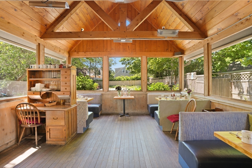 218 Upper Main Street Edgartown, MA 02539 - Photo 7 of 20