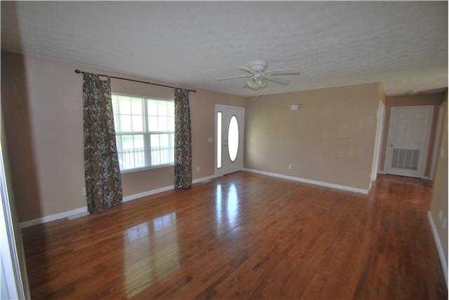 1012 Kaity Brooke Road Portland, TN 37148 - Photo 3 of 10 Living room