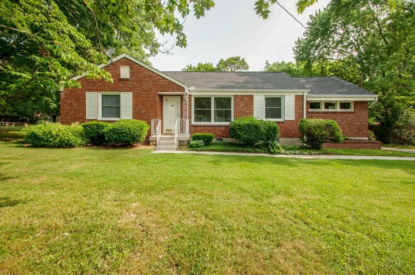 $2,600 | 2305 Barclay Drive, Nashville, TN 37206