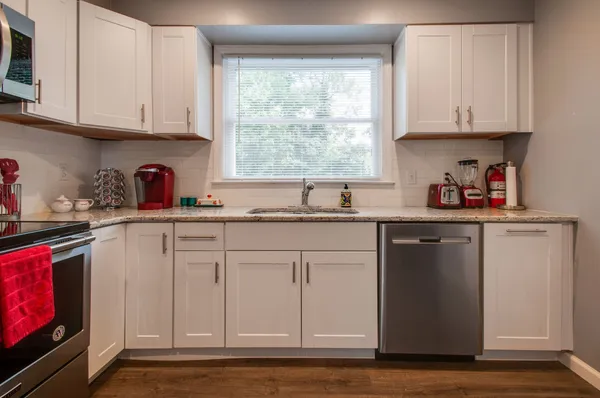 $2,600 | 2305 Barclay Drive, Nashville, TN 37206