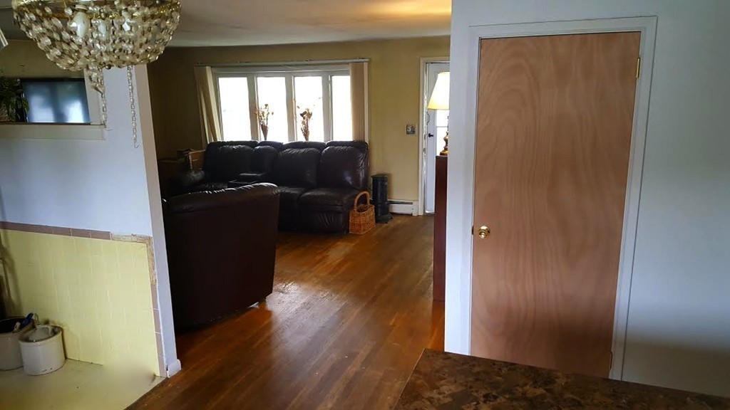 28 Birmingham Road Worcester, MA 01606 - Photo 4 of 15 Gallery Image 4