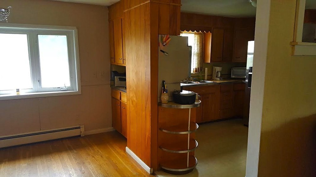 28 Birmingham Road Worcester, MA 01606 - Photo 6 of 15 Gallery Image 6