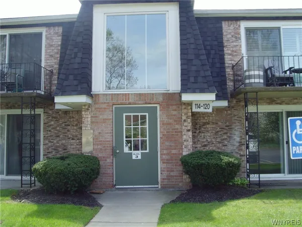 $153,900 | 120 A Foxberry Drive, Amherst, NY 14068