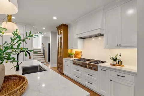 $2,990,000 | 12 Ariana Lane, Norfolk, MA 02056