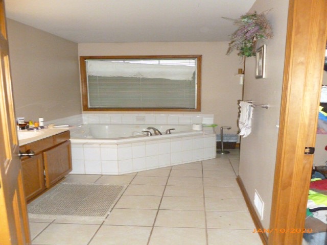 7020 East Richfield Road Davison, MI 48423 - Photo 8 of 20 First Floor Master Bath