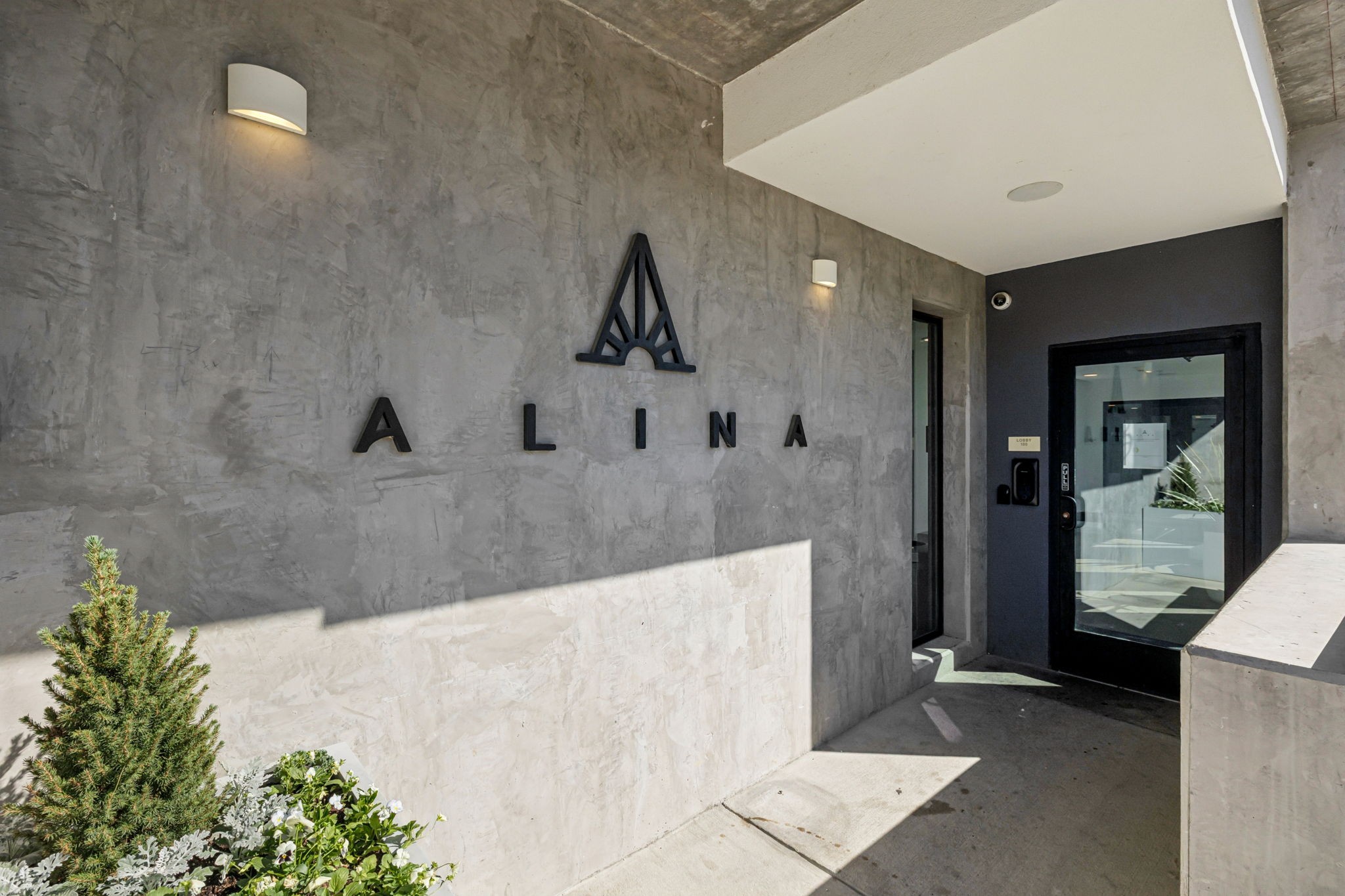 806 Olympic Street, Unit 407 Nashville, TN 37203 - Photo 1 of 28 a bath room with a bathtub