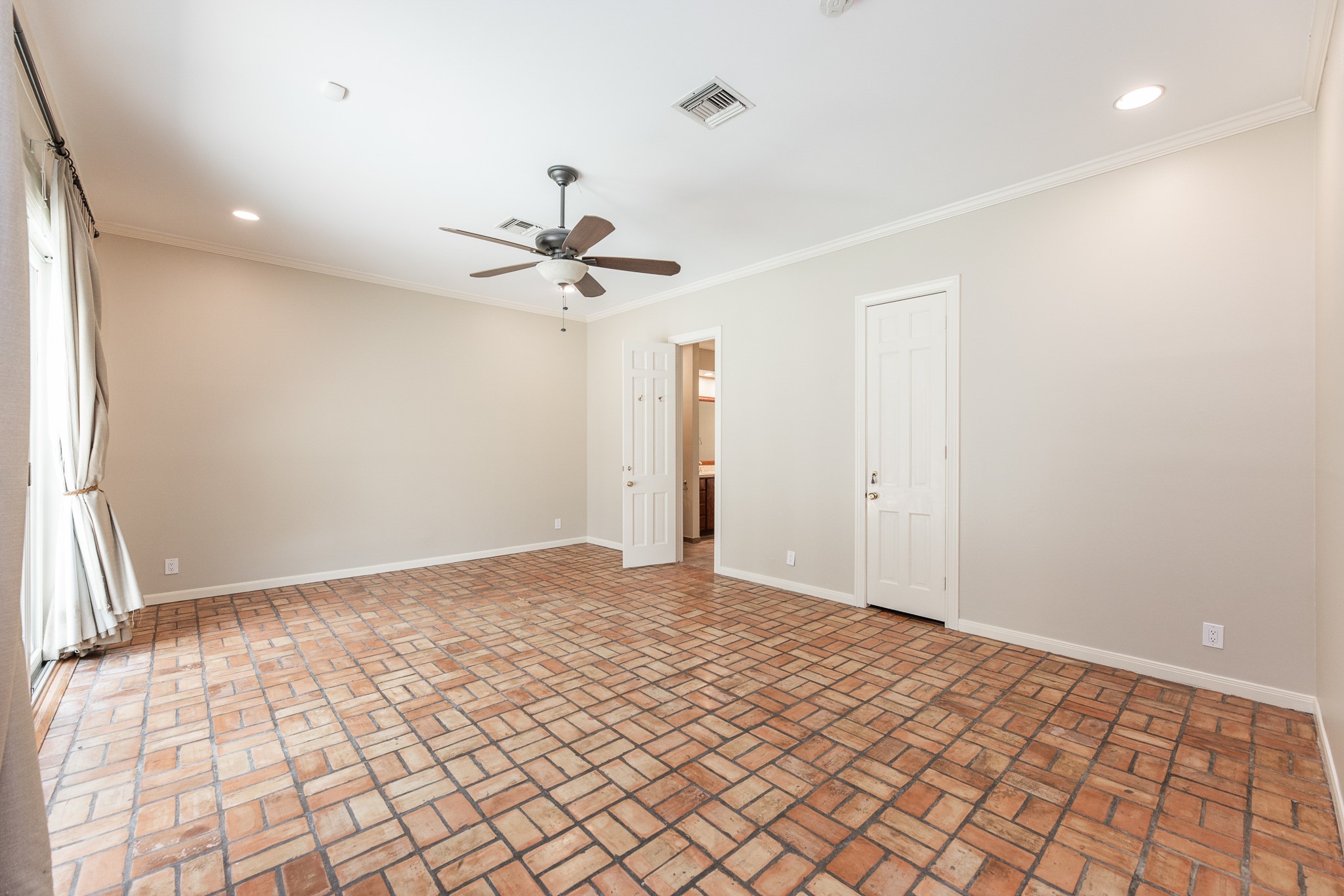 251 Gessner Road Houston, TX 77024 - Photo 24 of 43