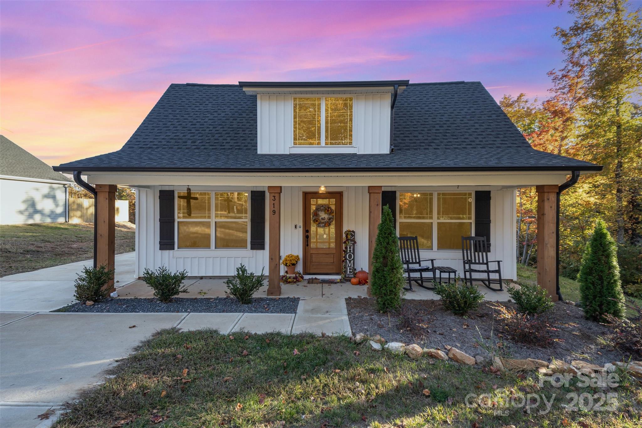 319 Pinnacle Road Kings Mountain, NC 28086 - Photo 2 of 22 a front view of a house with a yard