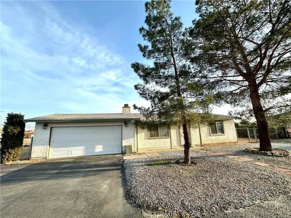 $340,000 | 22773 Powhatan Road, Apple Valley, CA 92308