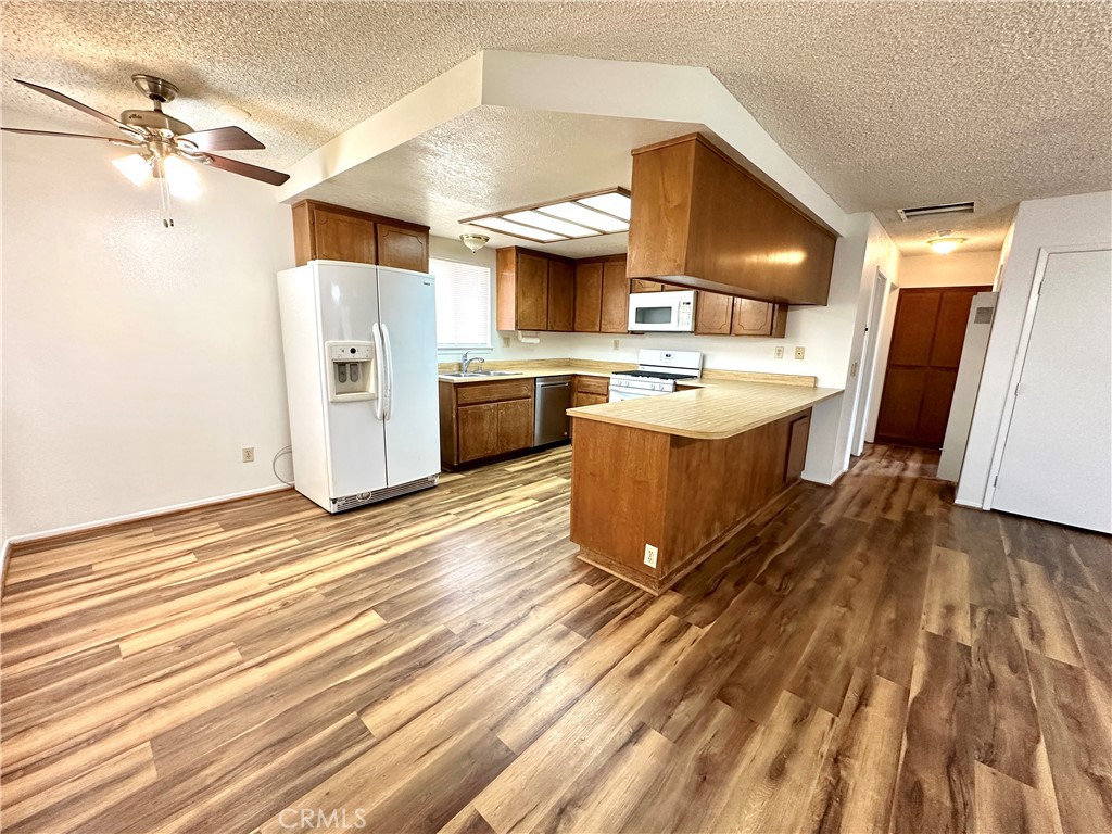 22773 Powhatan Road Apple Valley, CA 92308 - Photo 18 of 35