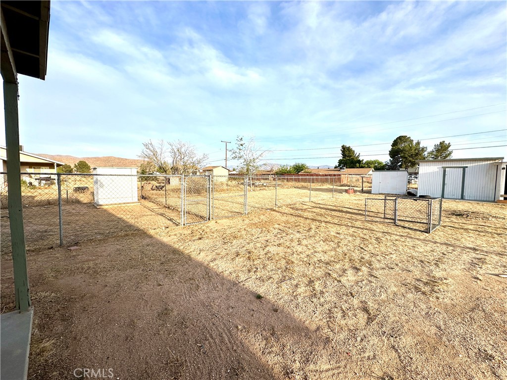 22773 Powhatan Road Apple Valley, CA 92308 - Photo 23 of 35